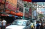 KUALA LUMPUR. Chinatown, con le sue case-negozio, i templi colorati, gli ottimi ristoranti e il vivace mercato notturno, conserva ancora il fascino e il carattere dei tempi passati