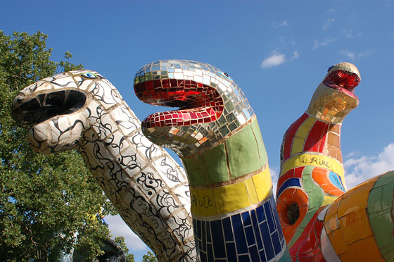 GIARDINO DEI TAROCCHI - Questo stravagante parco artistico è popolato di statue ispirate alle figure degli arcani maggiori dei tarocchi