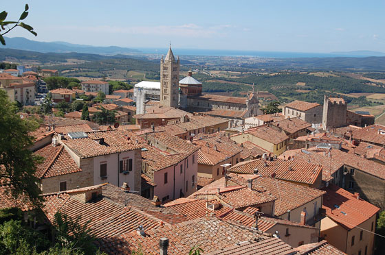 MASSA MARITTIMA - Graziosa cittadina collinare d'epoca medievale situata tra Siena e la costa