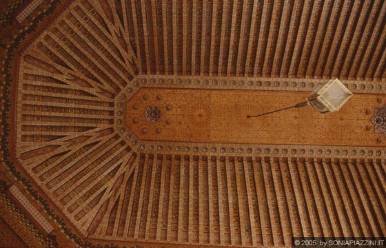 MARRAKESH - Particolare di un soffitto in legno del Palais de la Bahia