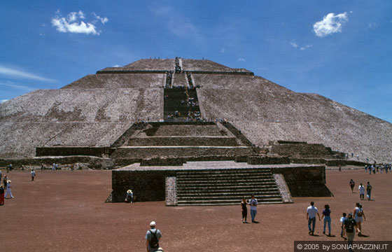 TEOTIHUACAN - Piramide del Sol