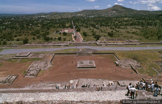 TEOTIHUACAN - Dalla Piramide del Sole vista sul centro cerimoniale di Teotihuacan