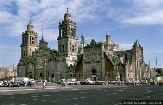 CITTA’ DEL MESSICO  - Plaza de la Constitucion – Cattedrale Metropolitana