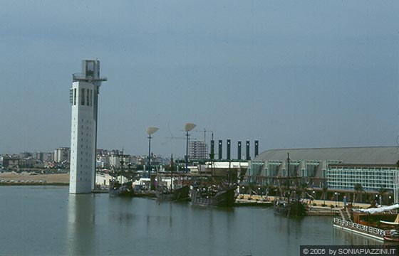 SIVIGLIA - EXPO'92 - Padiglione della Navigazione: Torre Schindler - le caravelle di Colombo 
