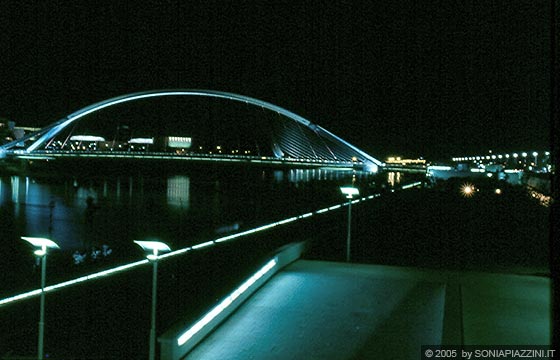 SIVIGLIA - EXPO'92 - Vista notturna del ponte della Barqueta-Mapfre