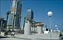 BARCELLONA. Porto Olimpico - Le due torri del villaggio Olimpico e il Centro Convegni con la scultura di Frank Ghery
