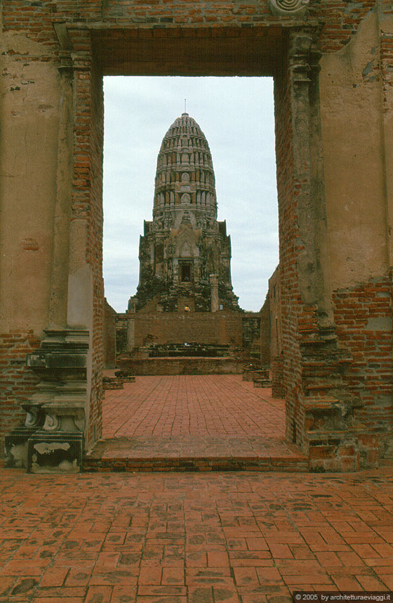 AUYTHAYA - Prang centrale del Wat Chai Wattanaram 