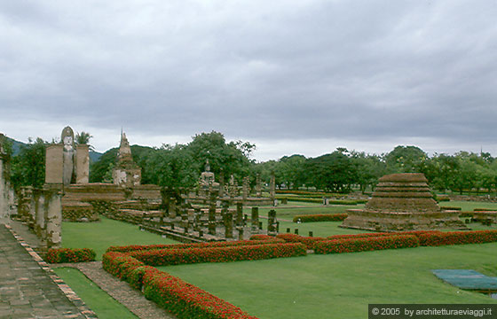 SUKHOTHAI - Wat Mahathat - Centro spirituale e amministrativo del regno Sukhothai 