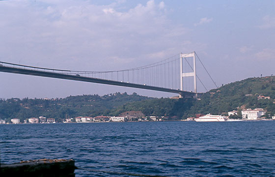 ISTANBUL  - Un passaggio verso l'Asia