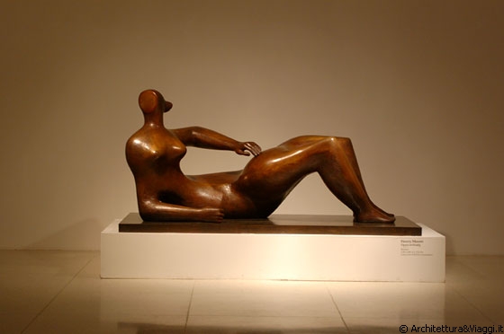 MUSEO DI ARTE CONTEMPORANEA DI CARACAS - Henry Moore: Figura reclinada, 1982