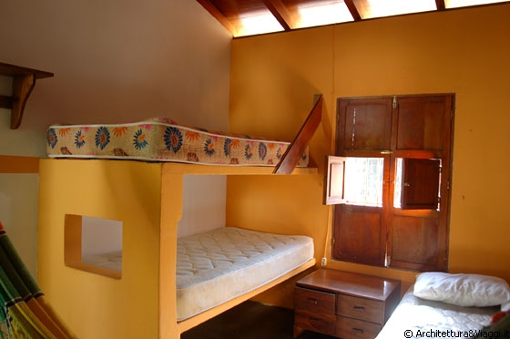 PUERTO COLOMBIA - Questa camera della Posada La Parchita è di un colore giallo-arancio che al mattino, con la luce del sole, risulta particolarmente intenso