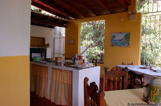 PUERTO COLOMBIA - Posada La Parchita - zona cucina con tavoli per la colazione 