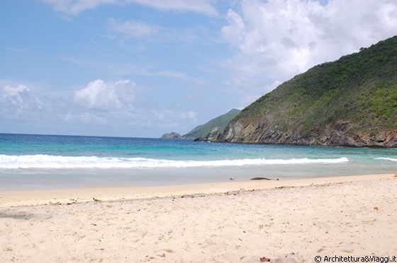PLAYA GRANDE - Questa spiaggia, è diversa dalle spiagge tipiche dei Caraibi, ma è davverso affascinante ed enigmatica