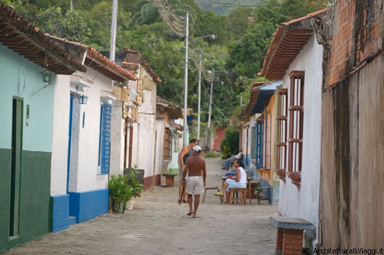 CHORONI' - Per sfuggire ai villeggianti che invadono Puerto Colombia, il luogo ideale è Choronì