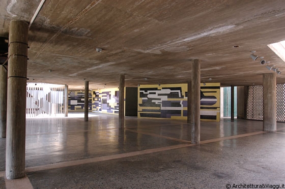 UNIVERSITA' CENTRALE DEL VENEZUELA - Settore 1 - Plaza Cubierta (Piazza Coperta) 