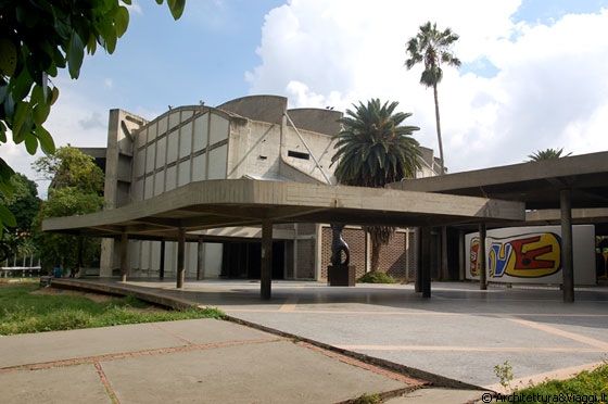 UCV CARACAS - La Plaza Cubierta e l'Aula Magna tra arte, natura ed architettura