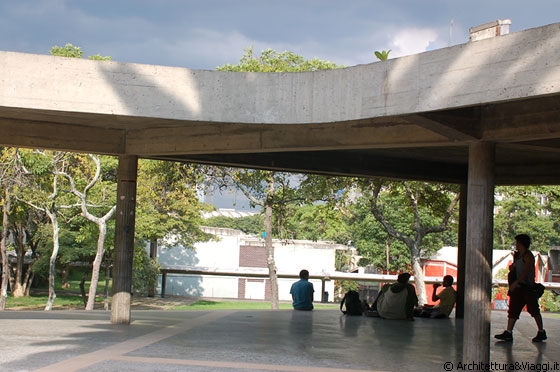 UCV CARACAS - La Piazza Coperta 