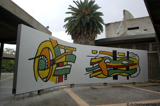 UCV CARACAS - Bimural di Fernand Léger visto dal lato opposto rispetto al precedente