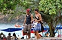 PLAYA CEPE. Fricchettoni in spiaggia - molte spiagge caraibiche del Venezuela sono frequentate da viaggiatori zaino in spalla e fricchettoni 