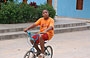 CHUAO. Un ragazzino con la sua bici