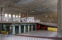 UNIVERSITA' CENTRALE DEL VENEZUELA. Appesi al soffitto dell'Auditorio e Biblioteca della Facoltà di Architettura e Urbanistica Mobile di Alexander Calder e sul soppalco Chorro di Gego