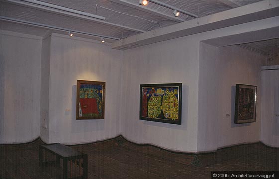 VIENNA TRA IL RING E IL GURTEL  - KunstHaus Wien - Spazio espositivo interno: un pavimento irregolare