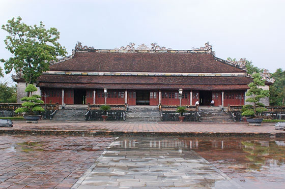 HUE' - Città Imperiale: il Palazzo di Thai Hoa visto dal cortile delle Sale dei Mandarini 