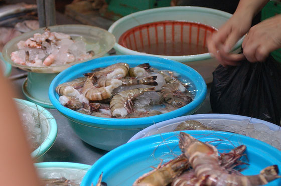 HANOI - Mercato di Pho Gia Ngu: il banco del pesce