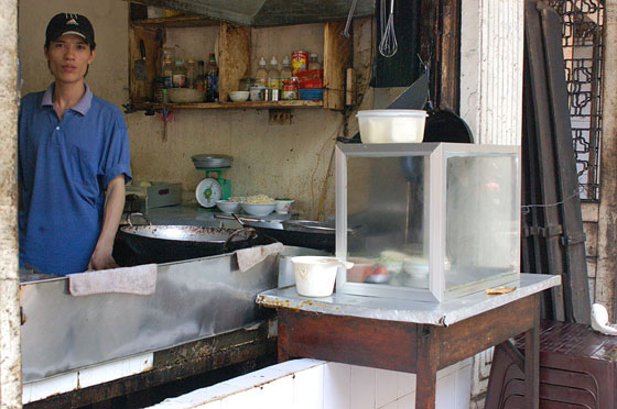HANOI - Quartiere Vecchio: la friggitoria