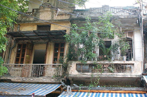 HANOI - Caratteristici balconi del Quartiere Vecchio