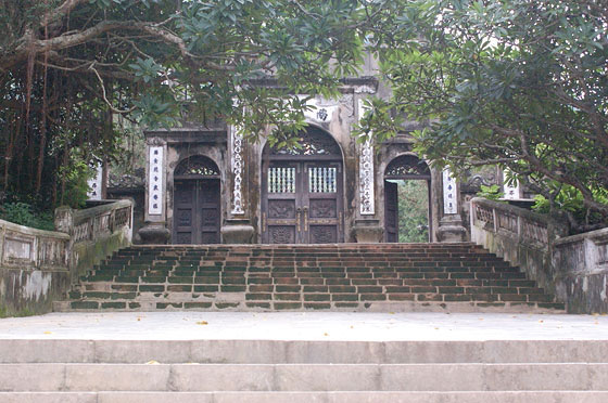 PAGODA DEI PROFUMI - Porta di accesso alla Thien Chu Pagoda