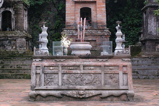 PAGODA DEI PROFUMI - Religioni in Vietnam