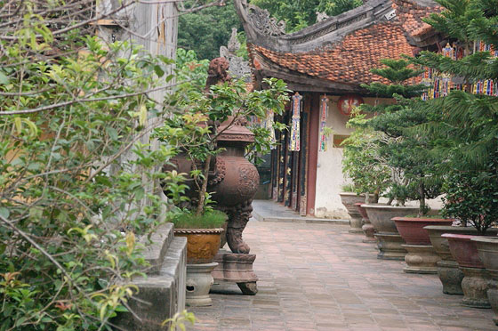 PAGODA DEI PROFUMI - Pagoda che Porta in Paradiso: atmosfera di pace e quiete, adatta alla meditazione e alla spiritualità