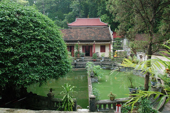 PAGODA DEI PROFUMI - La Pagoda che Porta in Paradiso è costruita secondo i principi del Feng Shui 