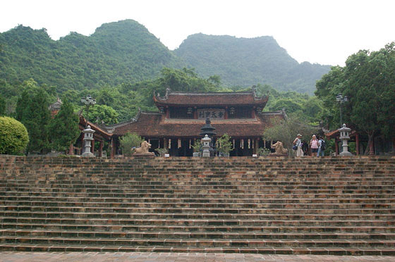 THIEN CHU  - Pagoda che Porta in Paradiso