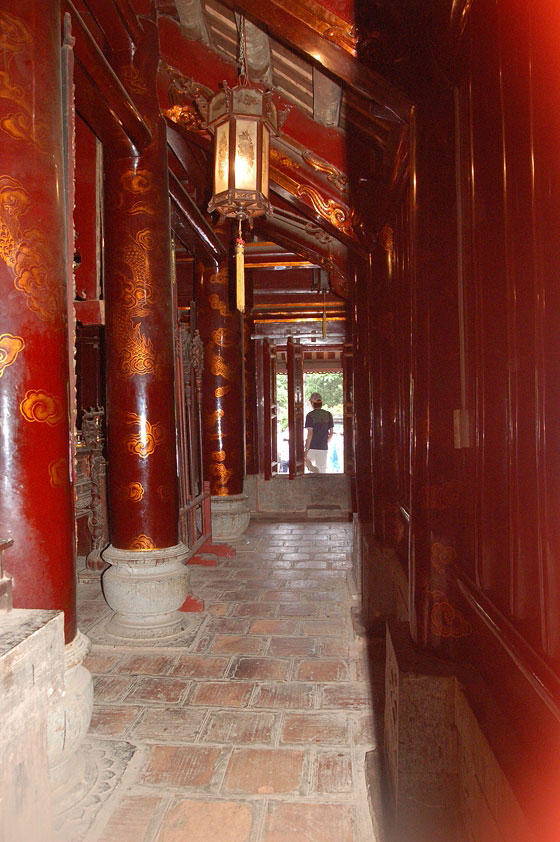 HOA LU - Tempio Dinh Tien Hoang: sala interna