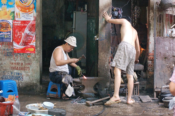 HANOI - Il Quartiere Vecchio: la via dei fabbri