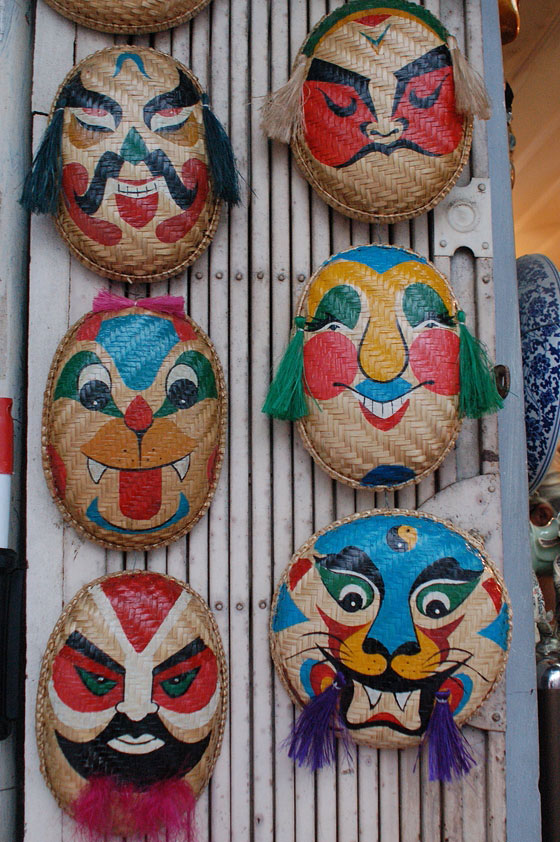 HANOI - Le maschere usate per la festa del Tet
