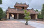 DINTORNI DI HUE'. Tomba di Minh Mang: ancora la Porta Hien Duc vista dal cortile del Tempio di Sung An