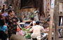 HANOI. Vita al mercato di Pho Gia Ngu