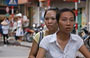 HANOI. Quartiere Vecchio: due giovani ragazze in motorino