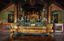 PAGODA DEI PROFUMI. Thien Chu Pagoda: l'altare della sala principale