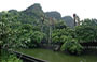 HOA LU. Vista sui rilievi circostanti il Tempio Dinh Tien Hoang oltre lo specchio d'acqua